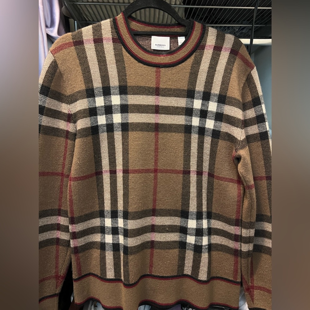 Burberry Men or Women’s Unisex Checkered Sweater